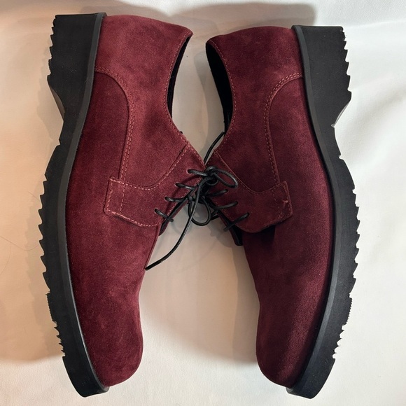 LA CANADIENNE Sz 7.5 Oxfords Brogues Lace Up Shoes Burgundy Suede Academia - Picture 7 of 9